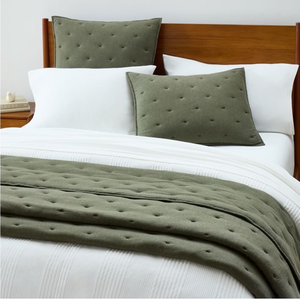 NWT (set of 2) west elm cotton cloud Jersey tack stitch shams